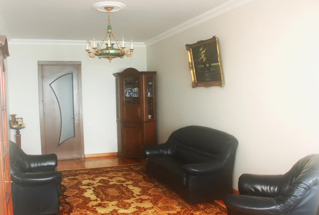 Apartment Rustaveli 57 บาทูมิ ภายนอก รูปภาพ