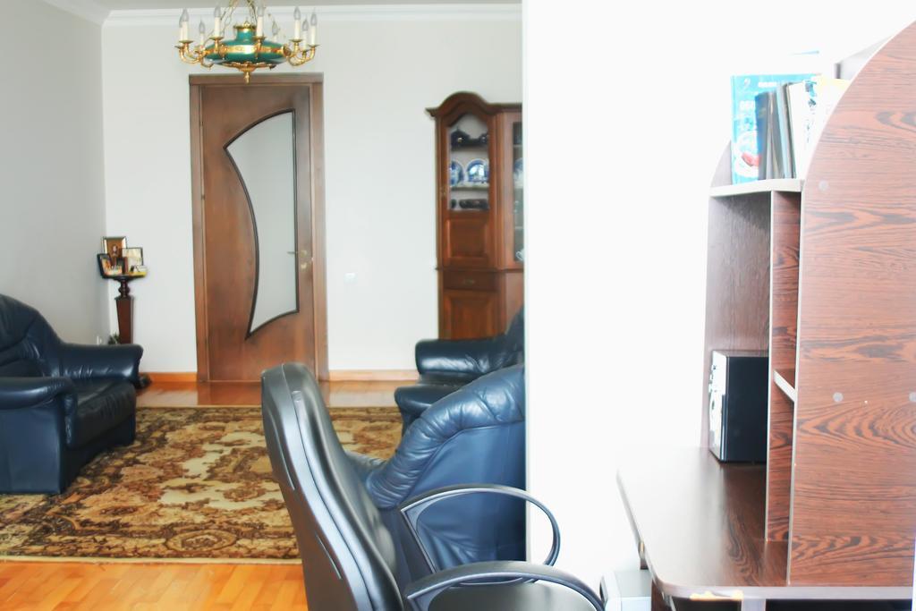 Apartment Rustaveli 57 บาทูมิ ภายนอก รูปภาพ