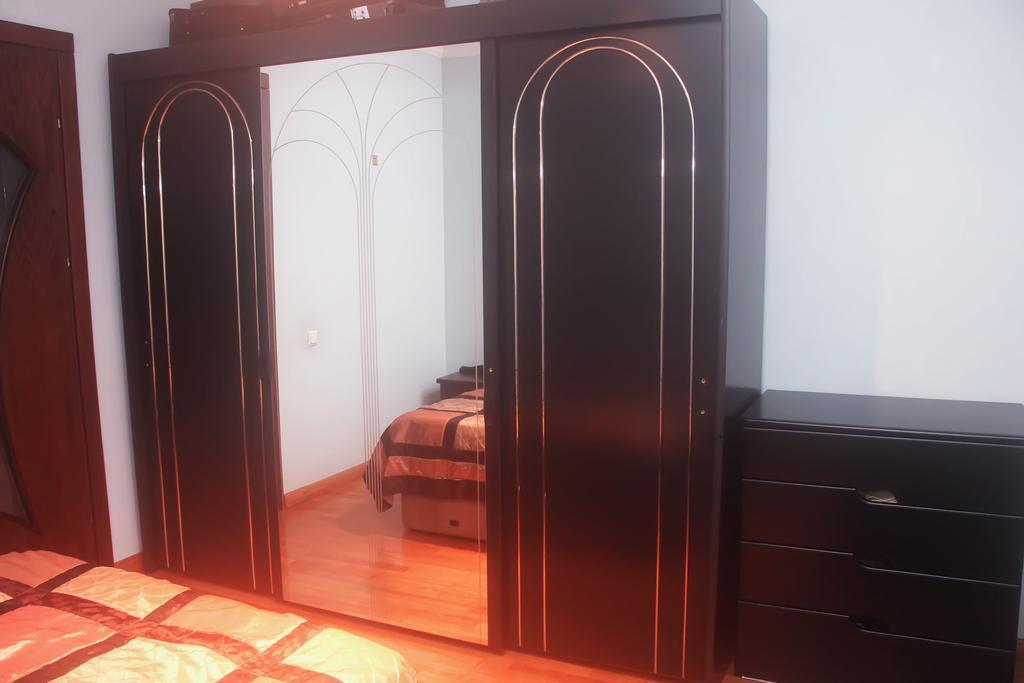 Apartment Rustaveli 57 บาทูมิ ภายนอก รูปภาพ